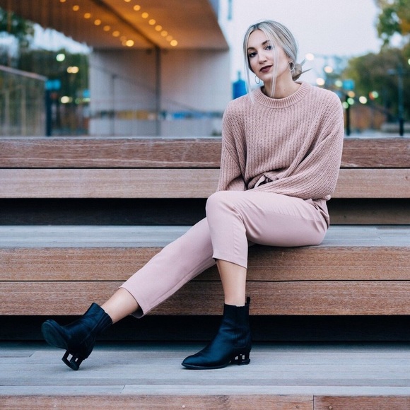 Aritzia Sweaters - Wilfred Essential Chenille Sweater Pink